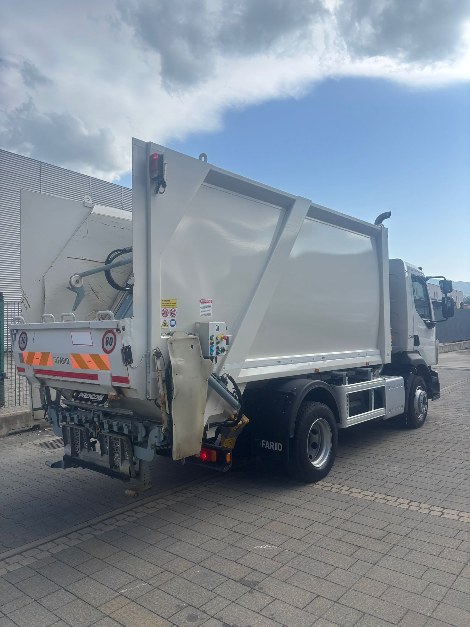 Volvo FL 240 - immagine 3